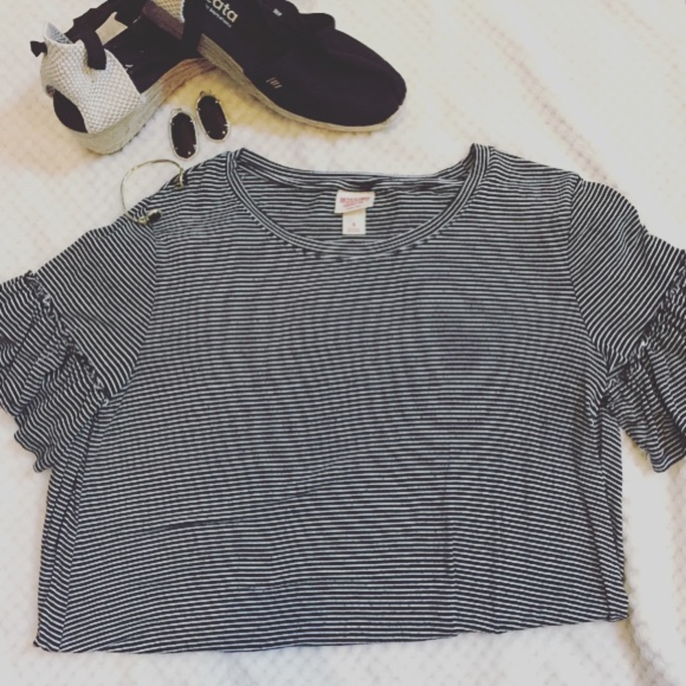 Black and white striped bell-sleeved long top
